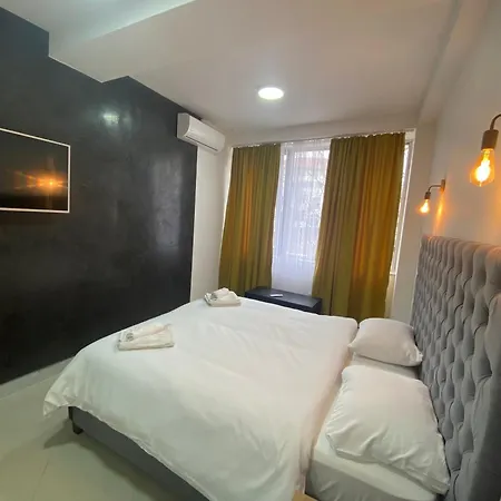 Hotel Fama